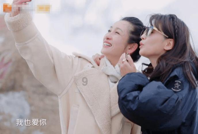 亚当玩高尔夫
